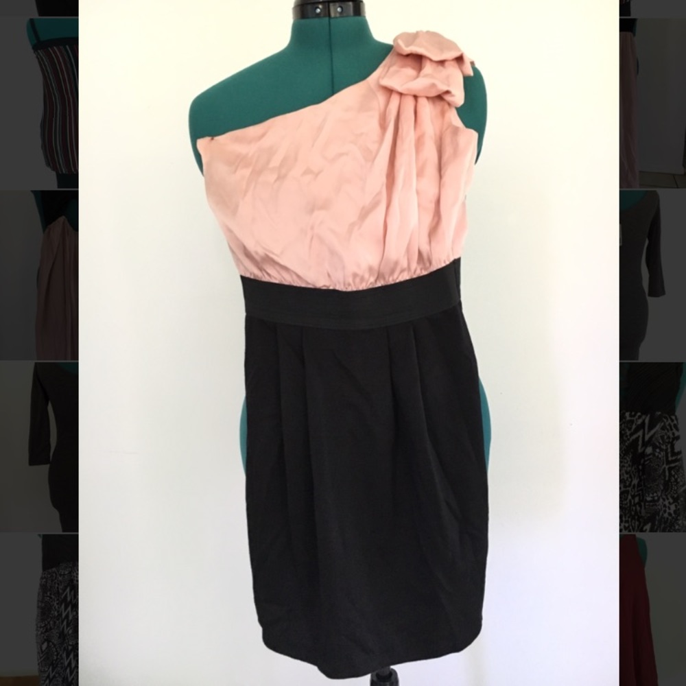 One shoulder short dress with cute shoulder bow